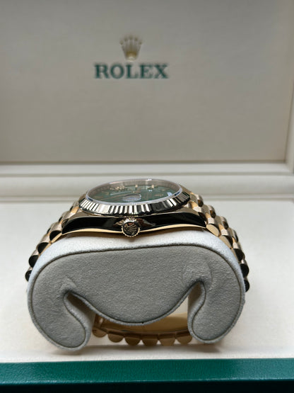 Rolex Day-Date 40 Green Roman Dial on President 228238 Papers 2026