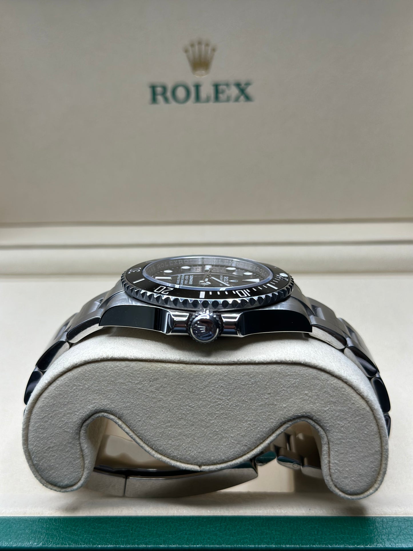 Rolex Submariner No-Date Black Dial on Oyster 124060 Papers 2022