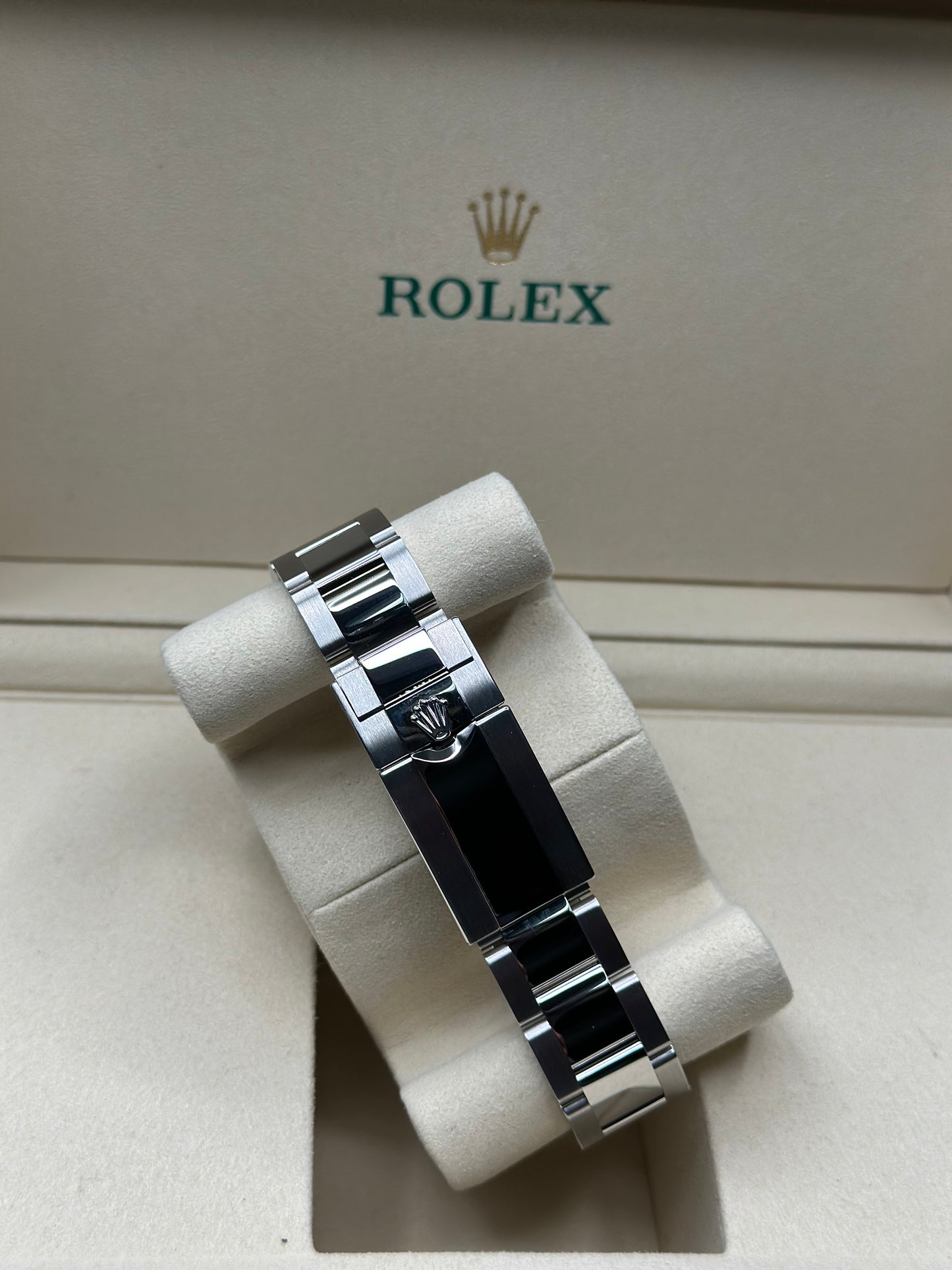 Rolex Daytona Black Dial on Oyster 126500LN Papers 2025
