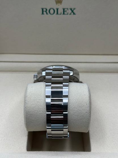 Rolex Milgauss Black Dial on Oyster 116400 Papers 2017
