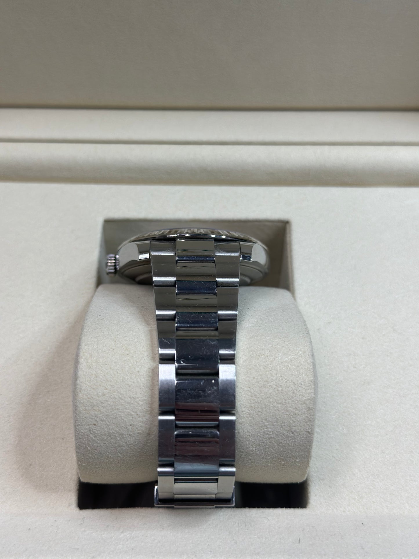 Rolex Datejust 41 Silver Index Dial on Oyster 126334 Papers 2021