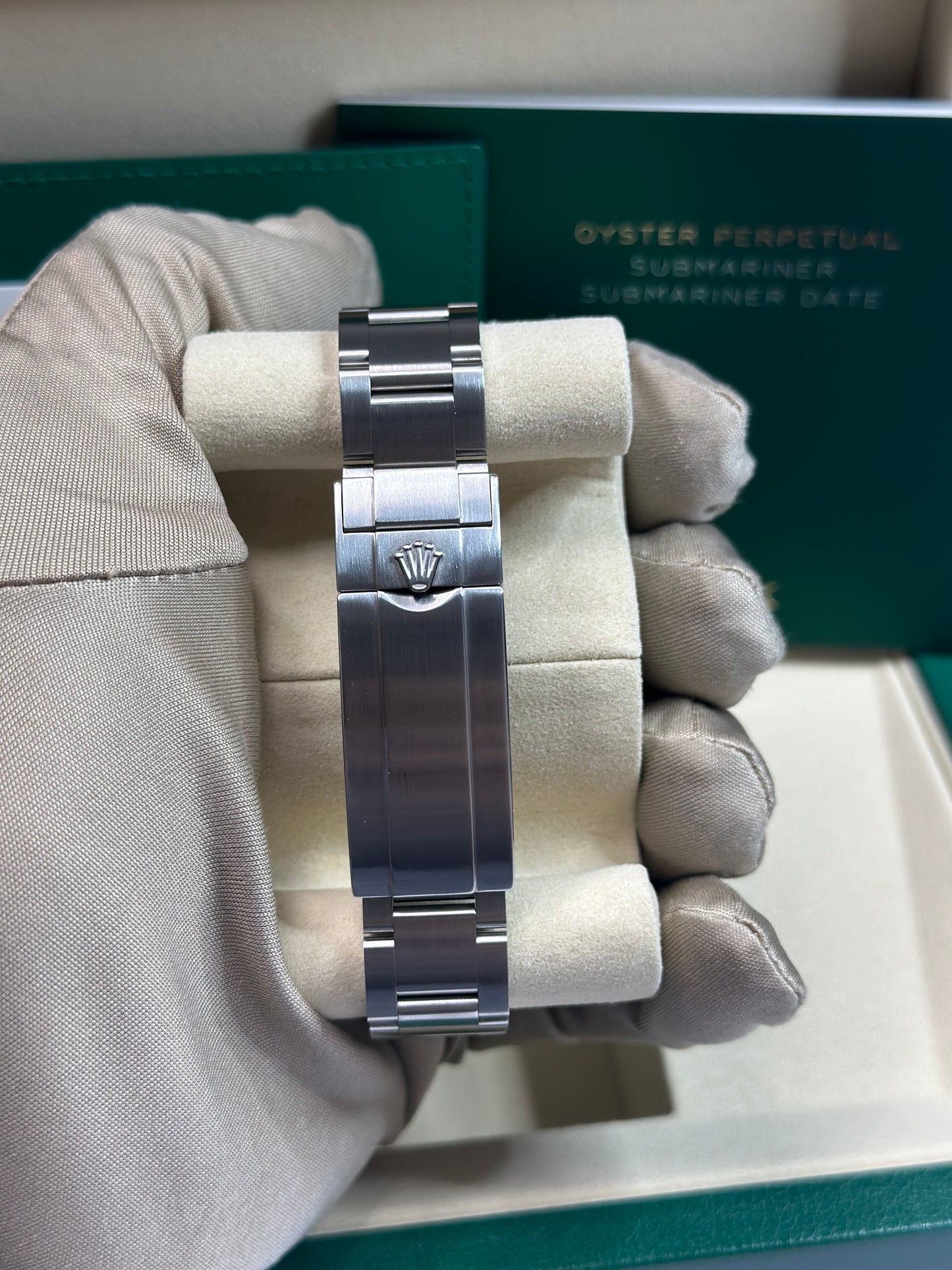 Rolex Submariner Hulk Green Dial on Oyster 116610LV Papers 2014