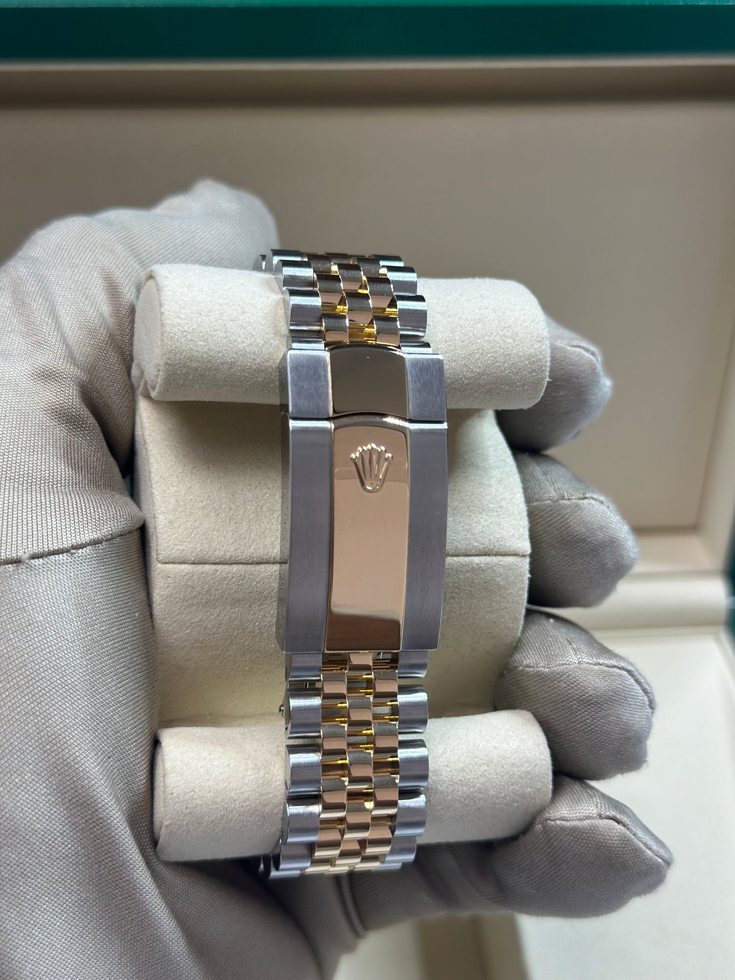 Rolex SkyDweller Champagne Index Dial on Jubilee 336933 Papers 2024