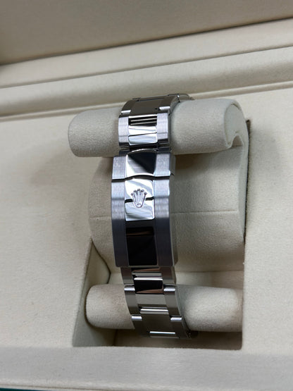 Rolex Datejust 41 White Roman Dial on Oyster 126300 Papers 2026