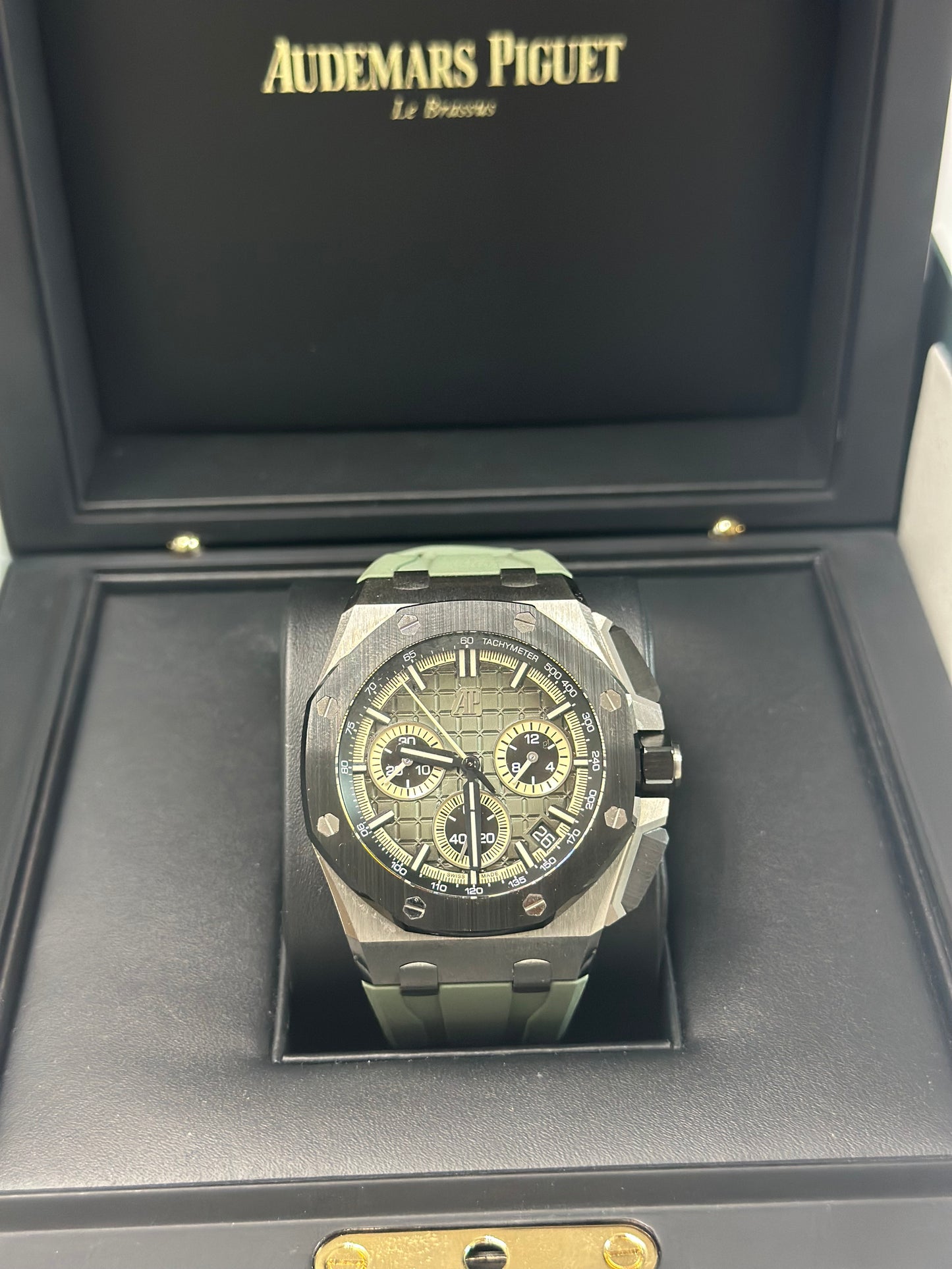 Audemars Piguet Royal Oak Offshore Chronograph GREEN Dial on Rubber Strap 26420IO.OO.A009CA.01 Complete 2026