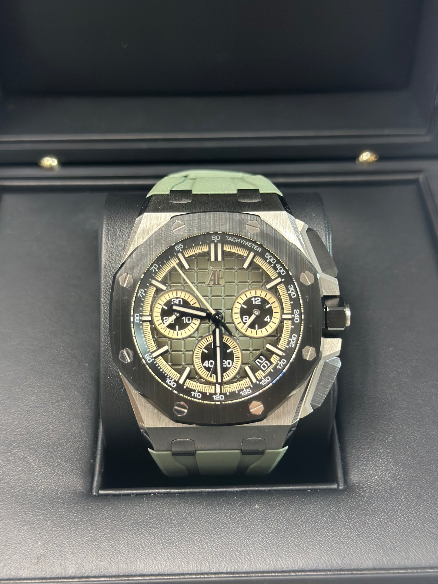 Audemars Piguet Royal Oak Offshore Chronograph GREEN Dial on Rubber Strap 26420IO.OO.A009CA.01 Complete 2026