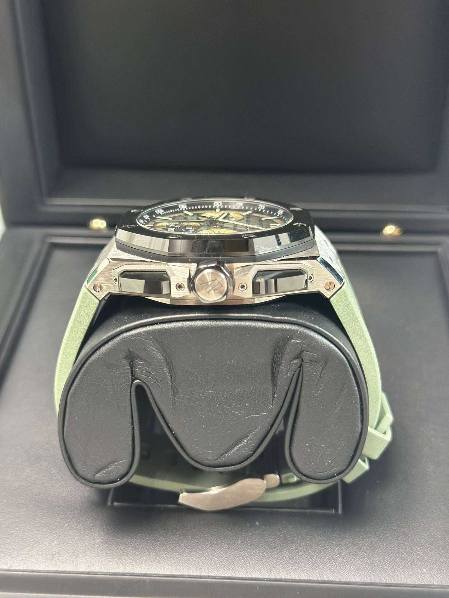 Audemars Piguet Royal Oak Offshore Chronograph GREEN Dial on Rubber Strap 26420IO.OO.A009CA.01 Complete 2026