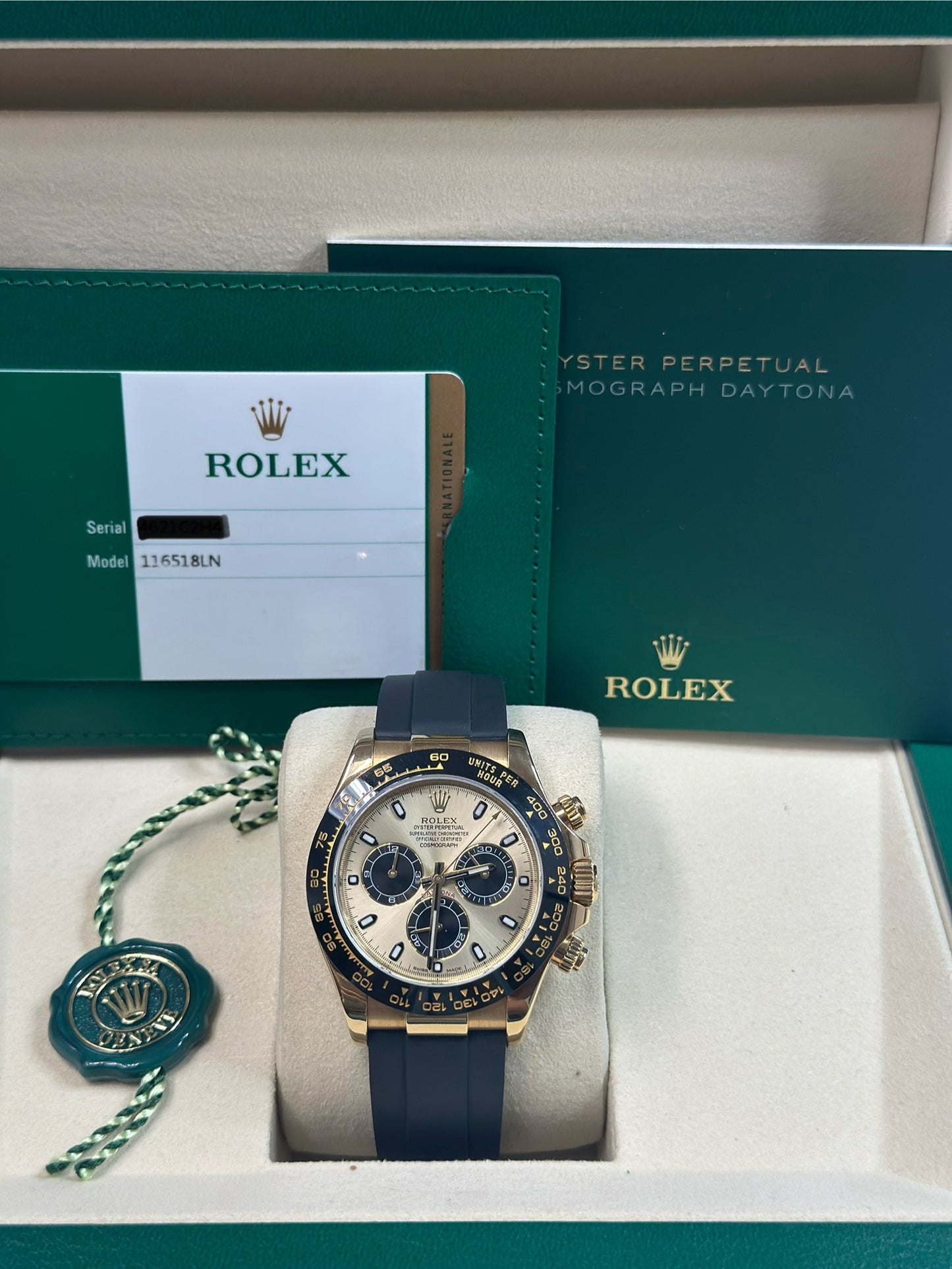 Rolex Daytona Champagne And Index Dial on Oysterflex 116518LN Papers 2018