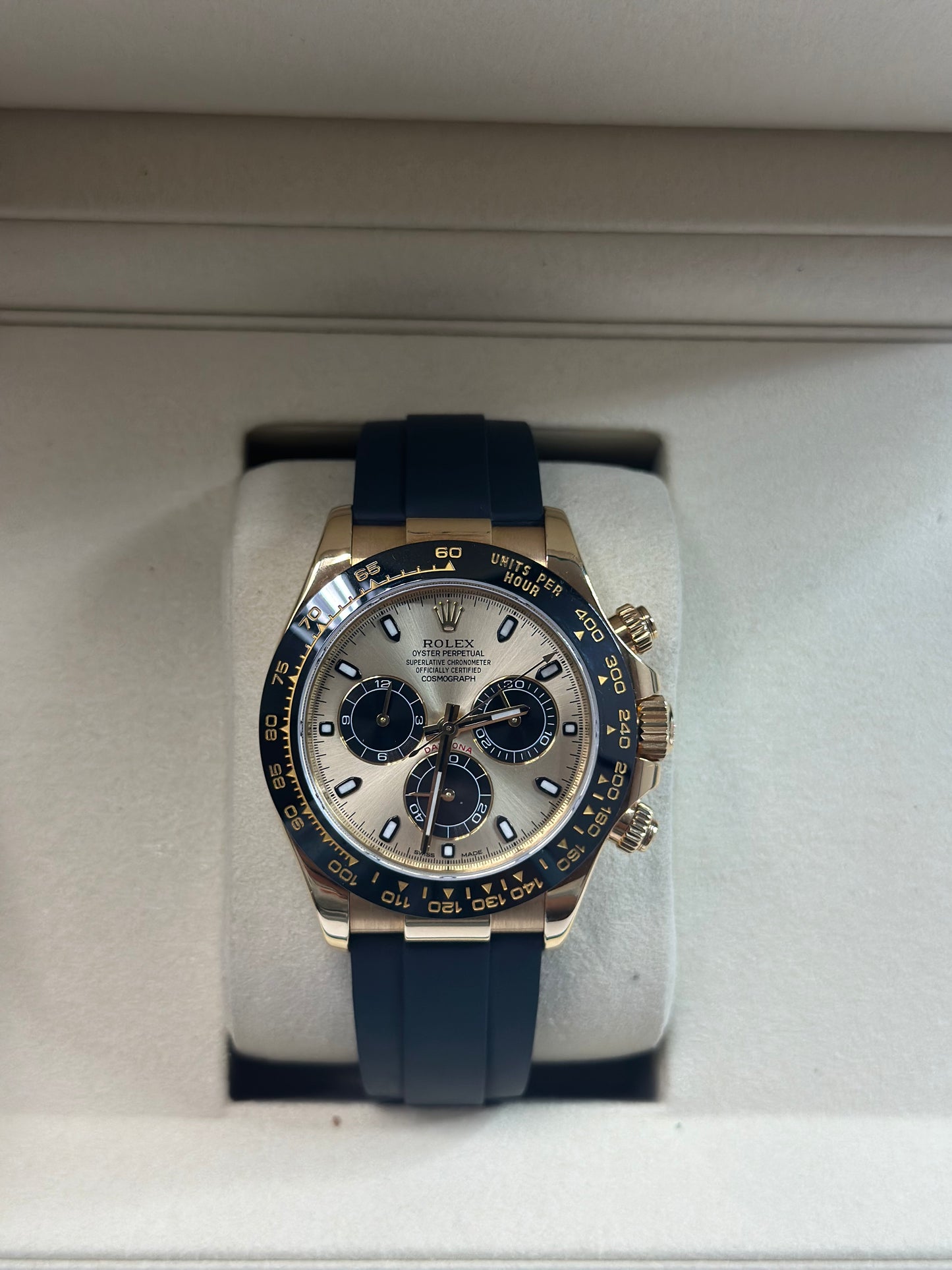 Rolex Daytona Champagne And Index Dial on Oysterflex 116518LN Papers 2018