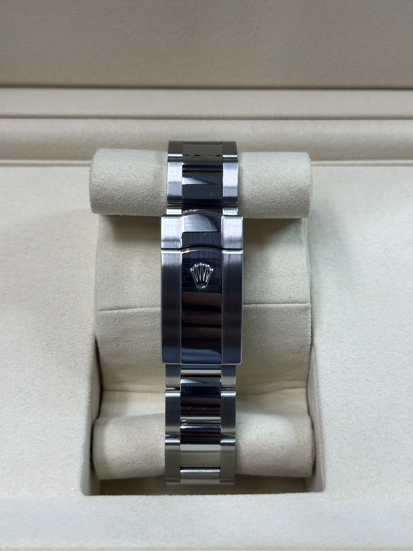 Rolex Datejust 41 Blue Index Dial on Oyster 126334 Papers 2023