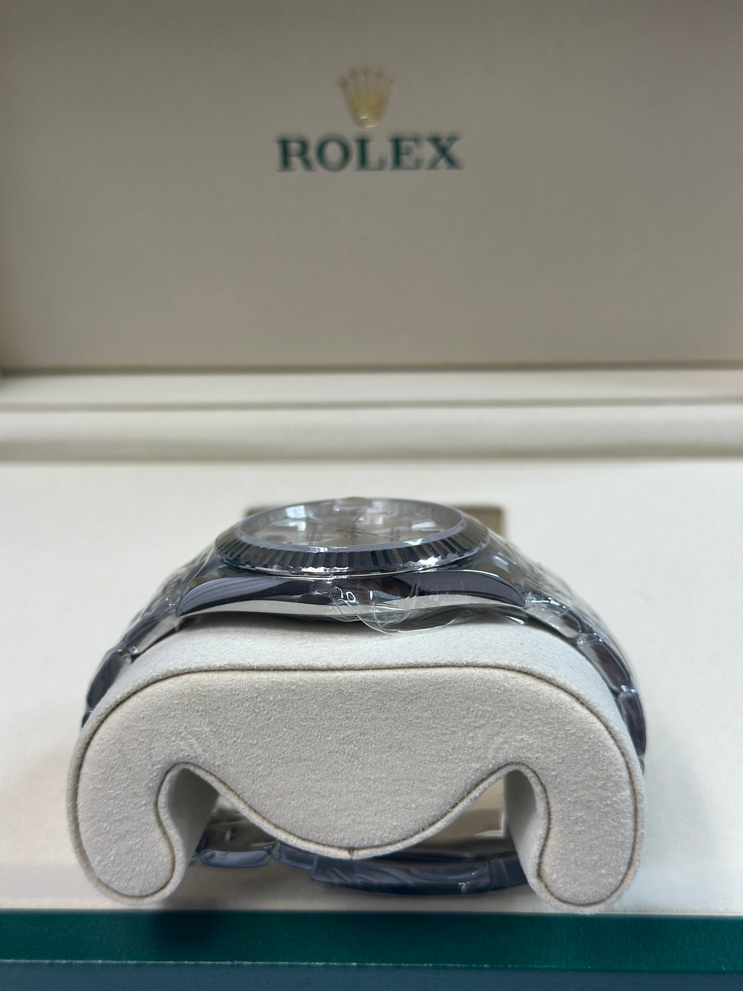 Rolex Datejust 41 Silver Index Dial on Oyster 126334 Papers 2026