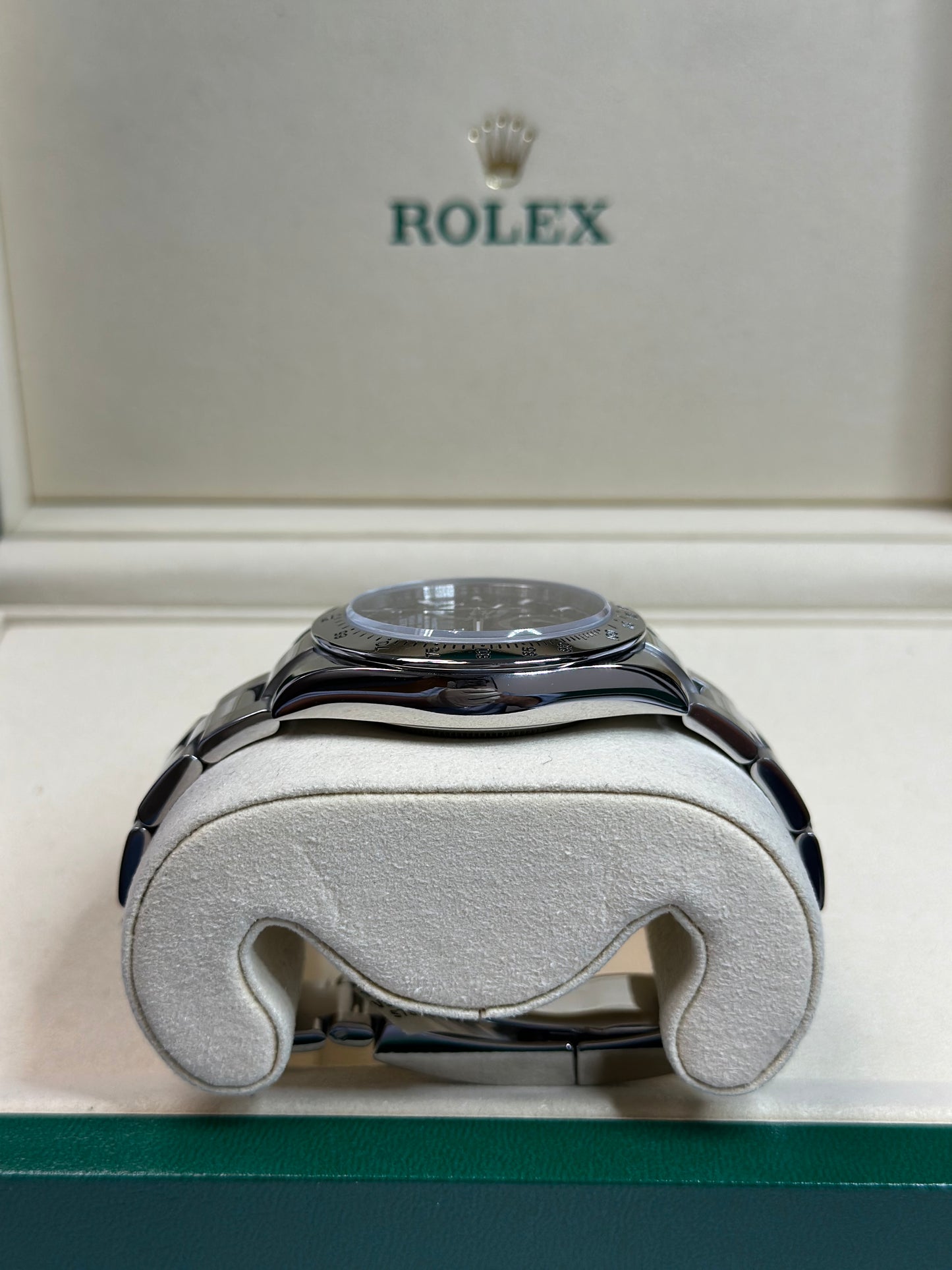 Rolex Daytona Black Dial on Oyster 116520 Papers 2010