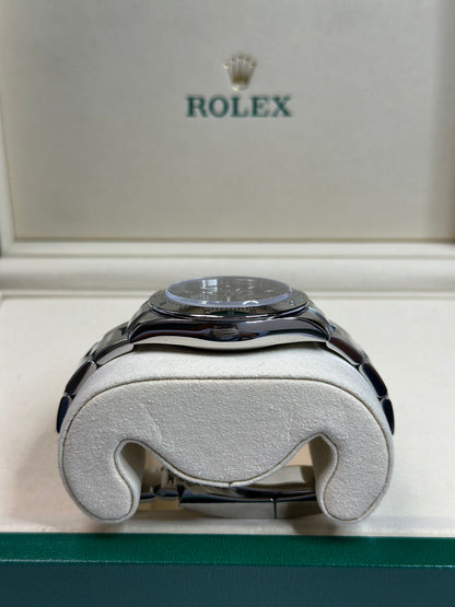 Rolex Daytona Black Dial on Oyster 116520 Papers 2010