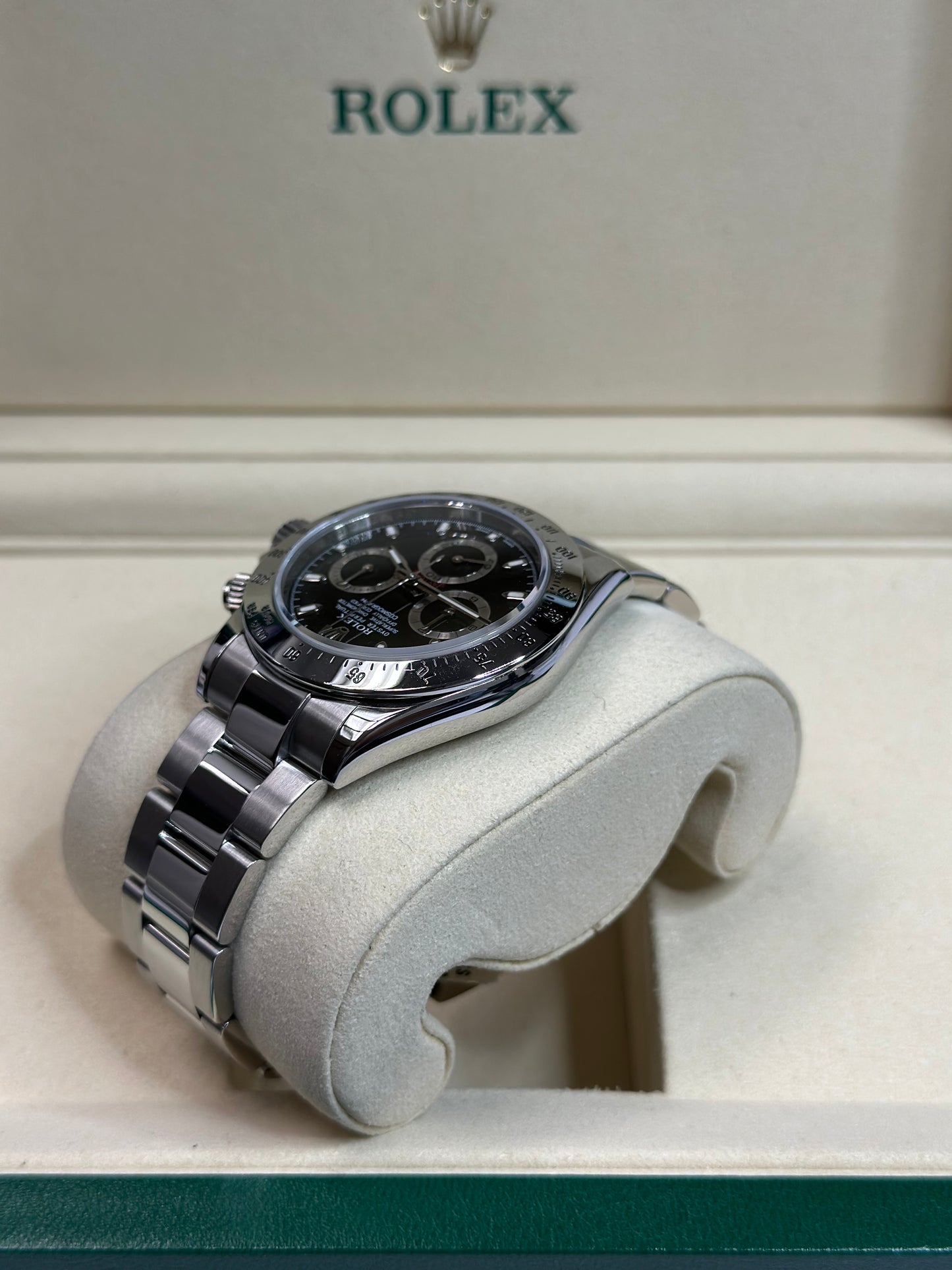 Rolex Daytona Black Dial on Oyster 116520 Papers 2010