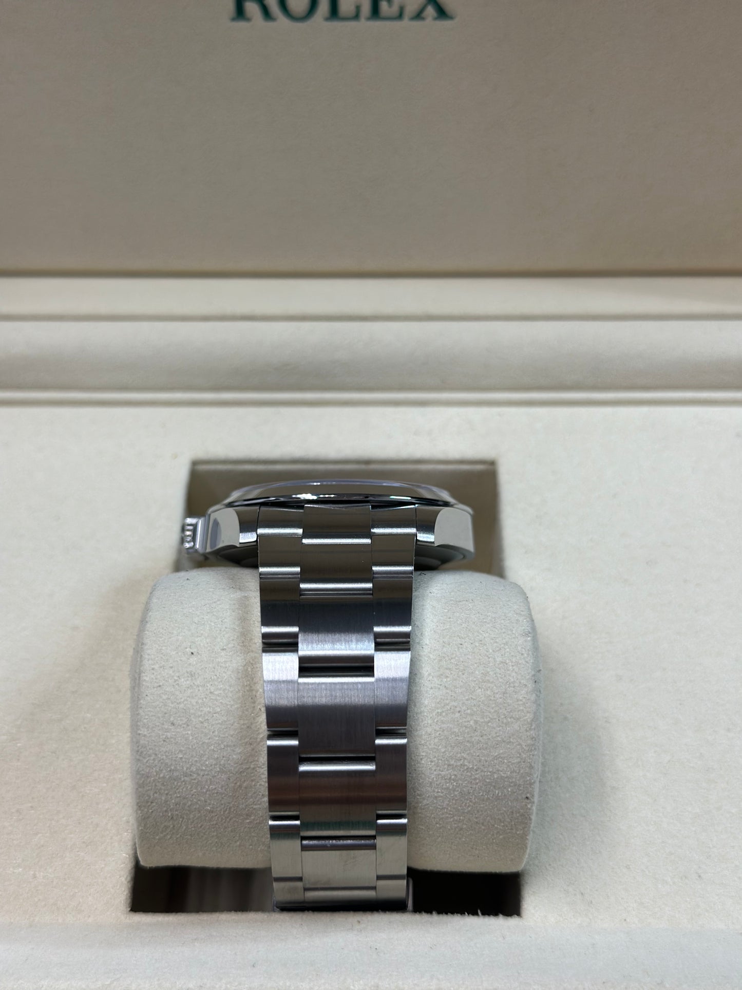 Rolex Airking Black Dial on Oyster 126900 Papers 2026