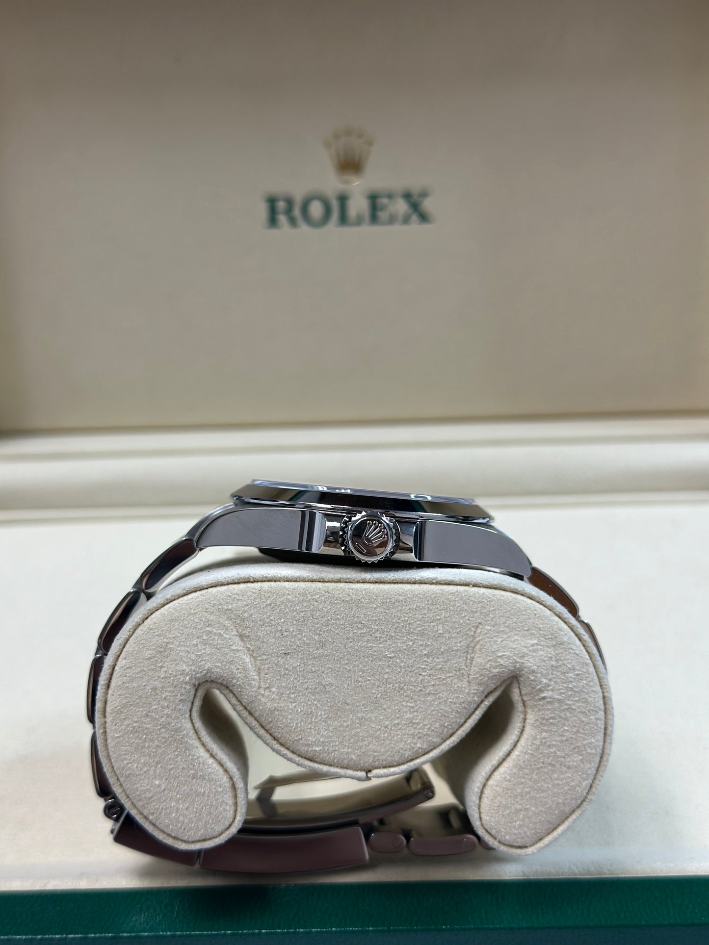 Rolex Airking Black Dial on Oyster 126900 Papers 2026