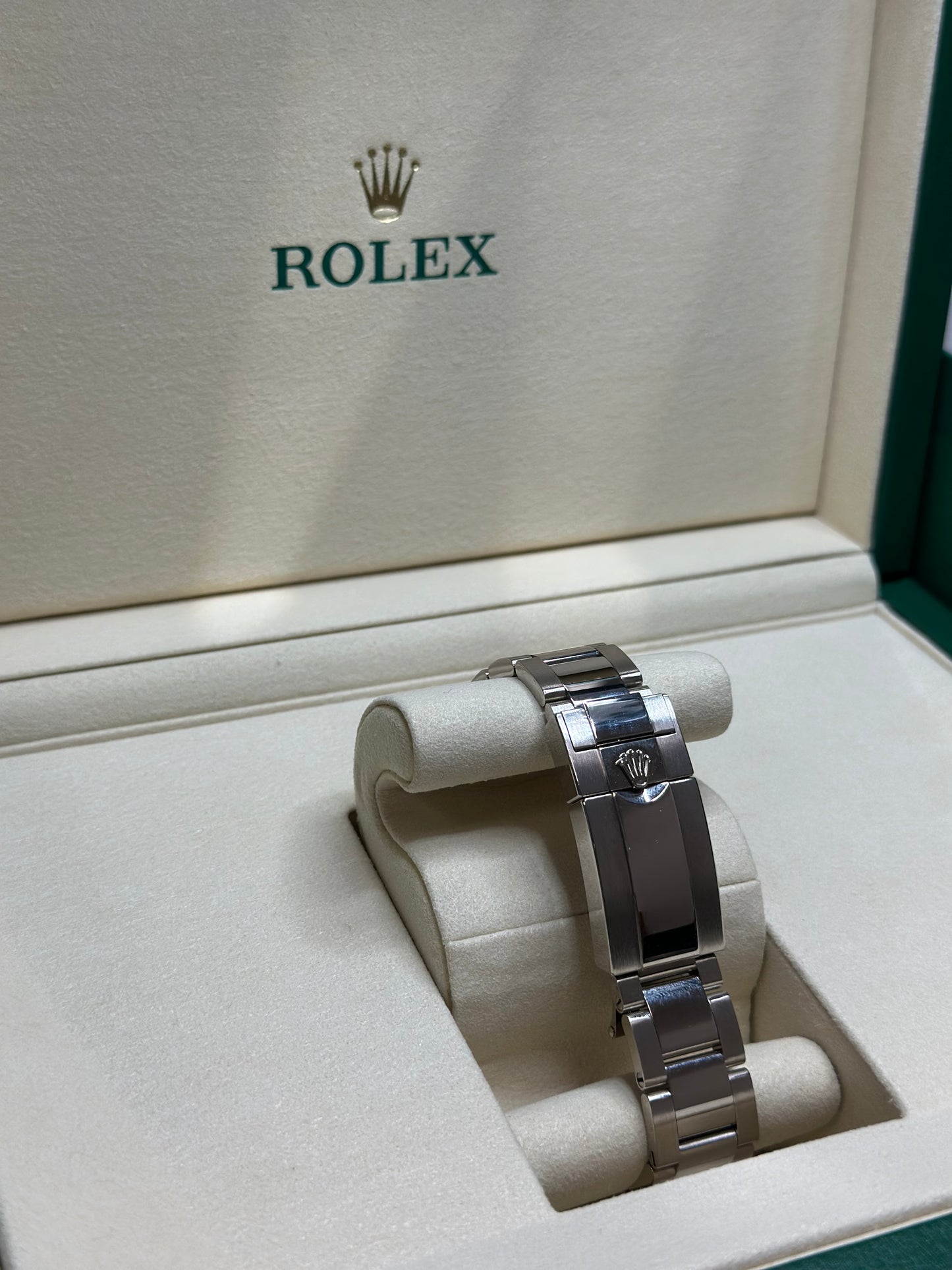 Rolex Daytona Black And Steel Index Dial on Oyster 126509 Complete 2025
