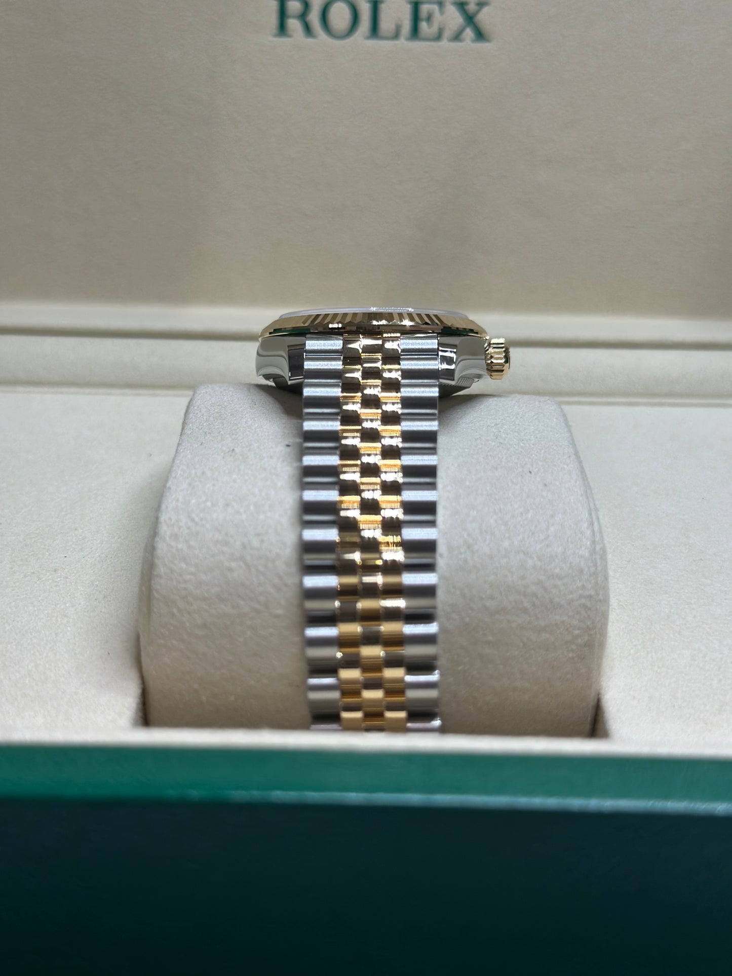 Rolex Datejust 31 Dark Mother-Of-Pearl Diamond Dial on Jubilee 278273 Complete 2026